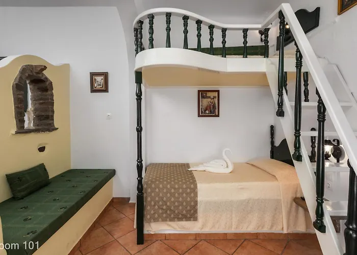 Voreades Apart Otel Tínos